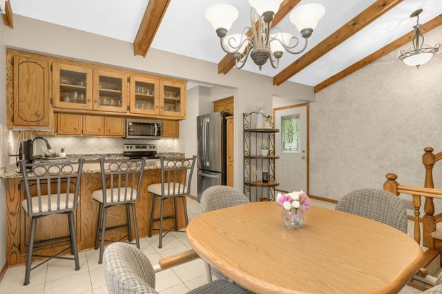 654 Tanglewood Drive, Shoreview, MN 55126