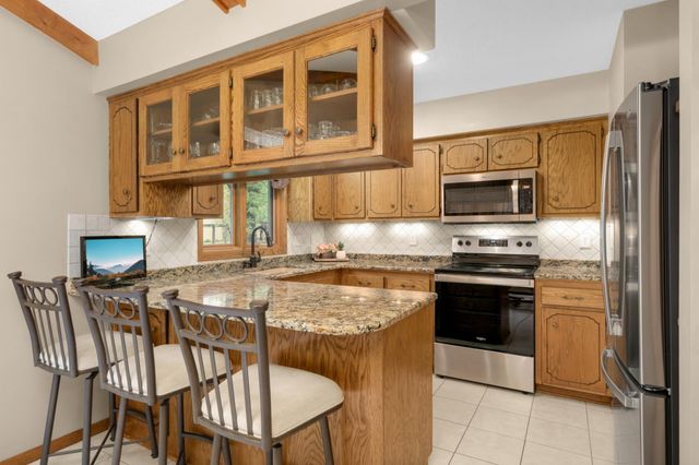 654 Tanglewood Drive, Shoreview, MN 55126