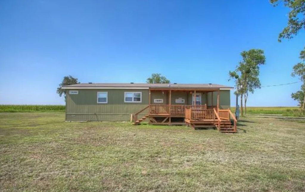 764 HCR 3422, Bynum, TX 76631