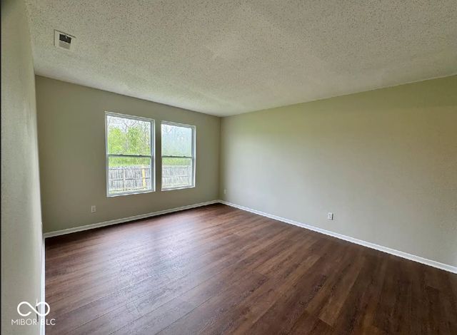 2024 Bailey Circle, Greenfield, IN 46140