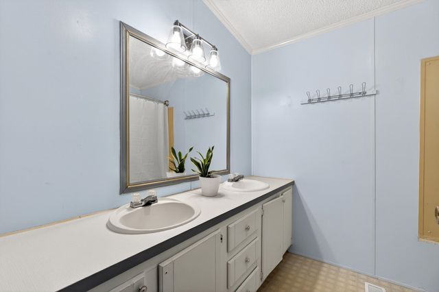 516 Green Willow Drive, Inman, SC 29349