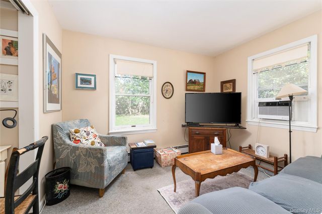 19 Washington Avenue E, Hampton Bays, NY 11946