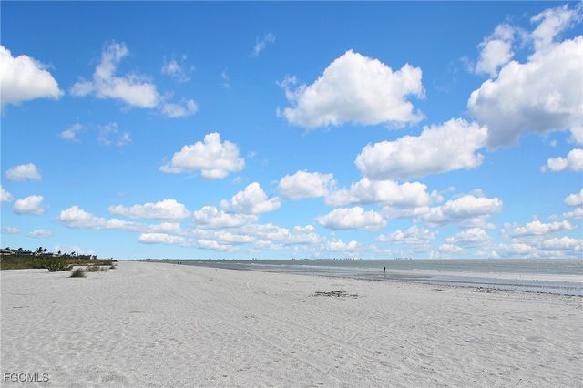 1919 Olde Middle Gulf DR 106, Sanibel, FL 33957