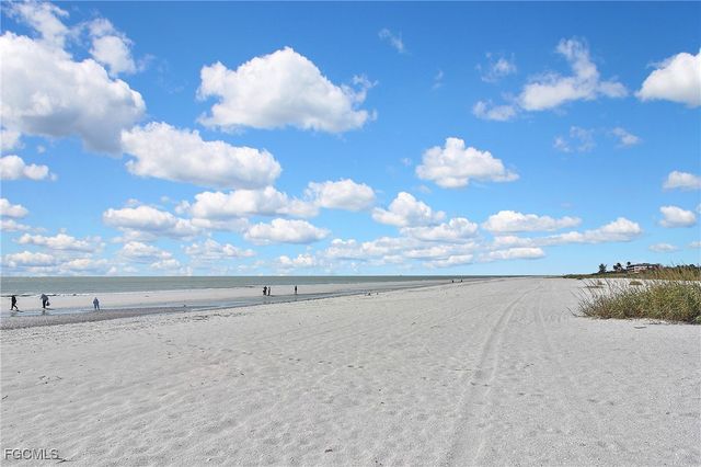 1919 Olde Middle Gulf DR 106, Sanibel, FL 33957