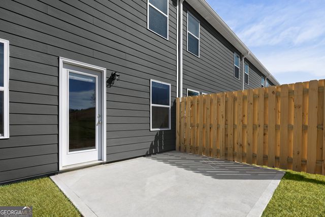 206 Norchester Avenue, Hogansville, GA 30230