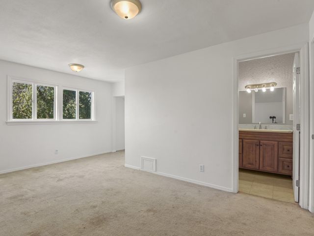 1637 E Longfellow Ave, Spokane, WA 99207