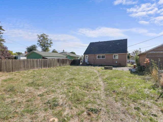 1637 E Longfellow Ave, Spokane, WA 99207