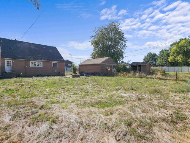 1637 E Longfellow Ave, Spokane, WA 99207