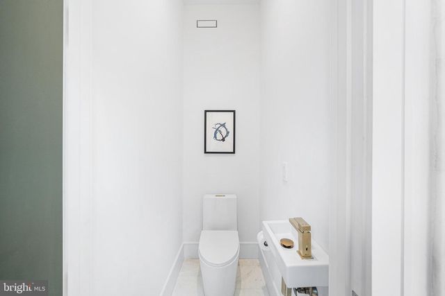 1242 E OXFORD ST, Philadelphia, PA 19125