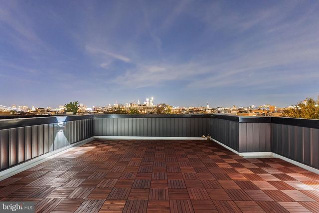 1242 E OXFORD ST, Philadelphia, PA 19125