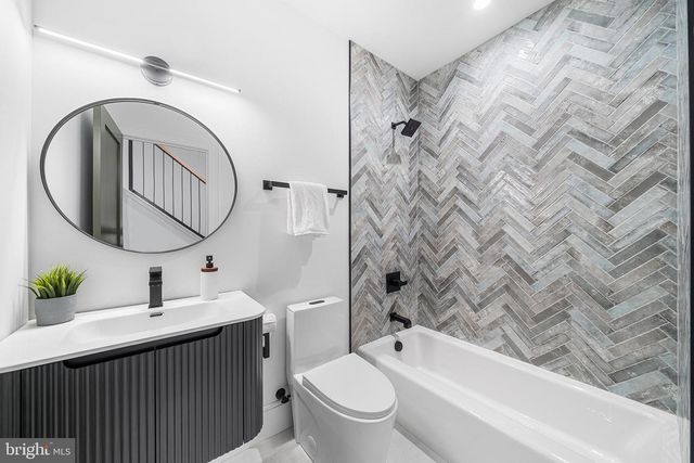 1242 E OXFORD ST, Philadelphia, PA 19125