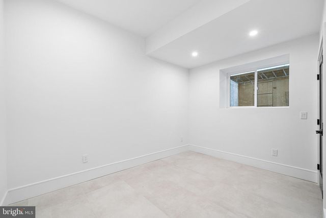 1242 E OXFORD ST, Philadelphia, PA 19125