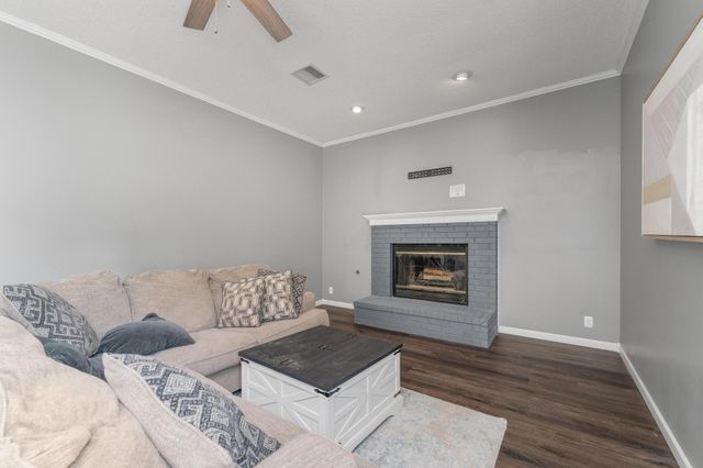 2323 N Stoneybrook Ct, Wichita, KS 67226