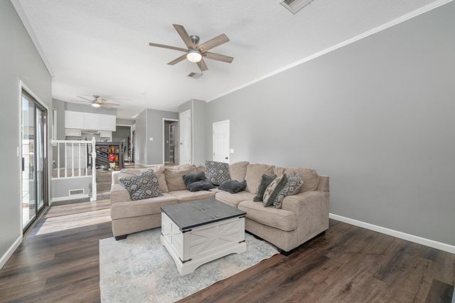 2323 N Stoneybrook Ct, Wichita, KS 67226