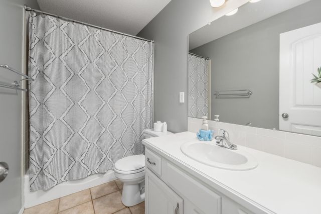 2323 N Stoneybrook Ct, Wichita, KS 67226