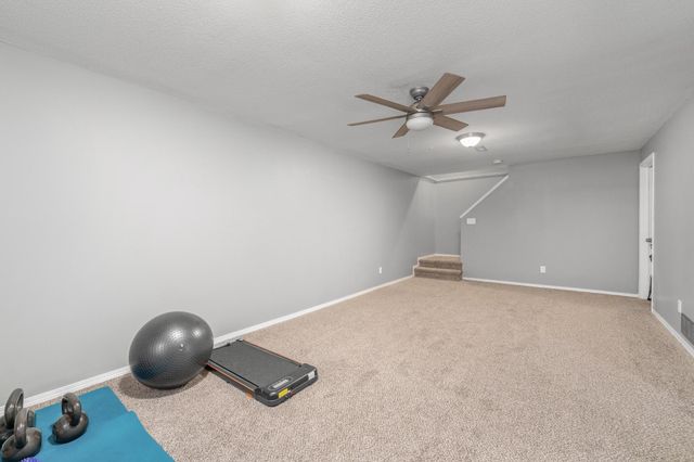 2323 N Stoneybrook Ct, Wichita, KS 67226