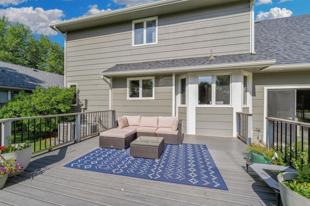 2323 N Stoneybrook Ct, Wichita, KS 67226