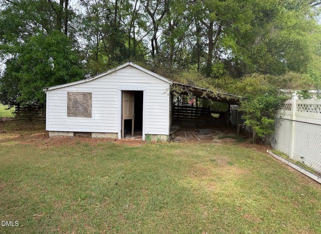 702 W Main Street, Benson, NC 27504