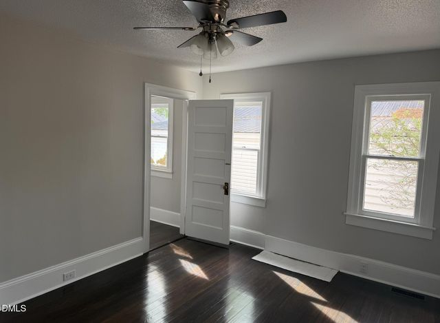 702 W Main Street, Benson, NC 27504