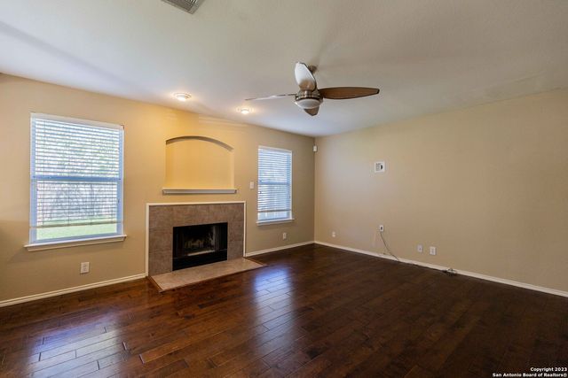 8911 GREEN TEE, Selma, TX 78154