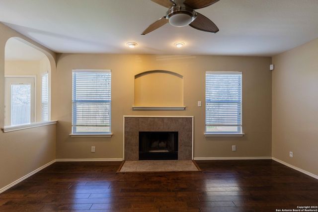 8911 GREEN TEE, Selma, TX 78154