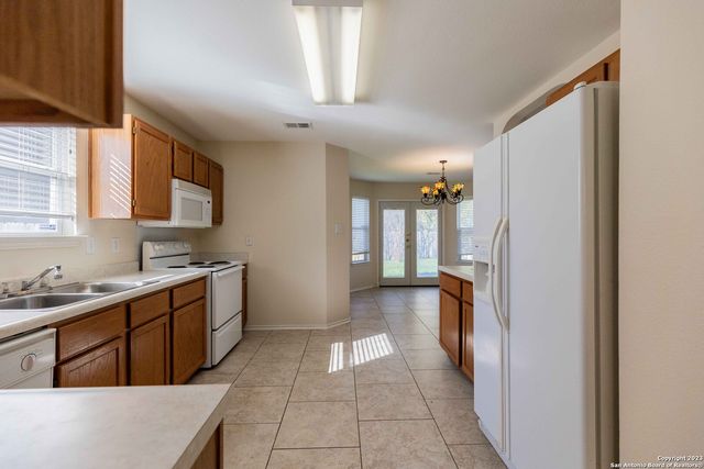 8911 GREEN TEE, Selma, TX 78154