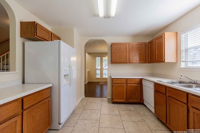 8911 GREEN TEE, Selma, TX 78154