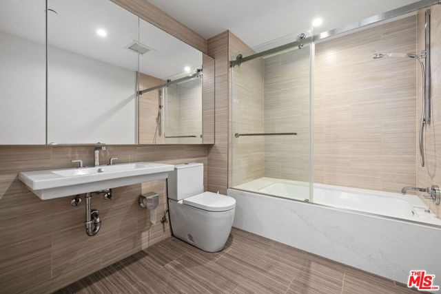 877 Francisco Street 728, Los Angeles, CA 90017