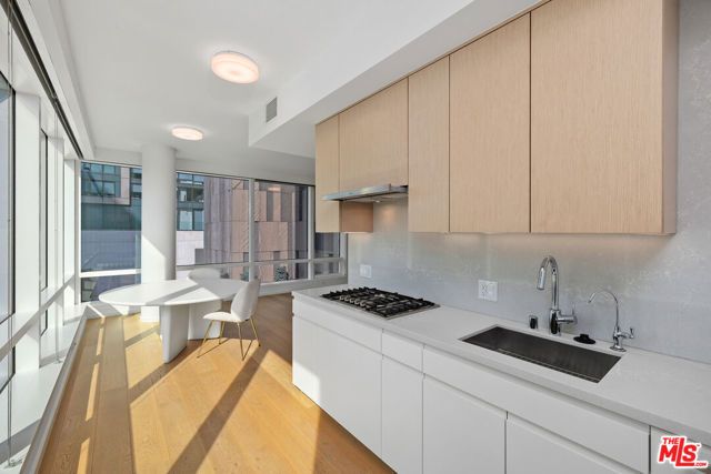 877 Francisco Street 728, Los Angeles, CA 90017