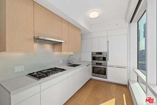 877 Francisco Street 728, Los Angeles, CA 90017