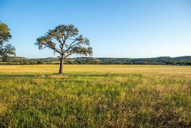 255 Lower Turtle Creek Rd, Kerrville, TX 78028