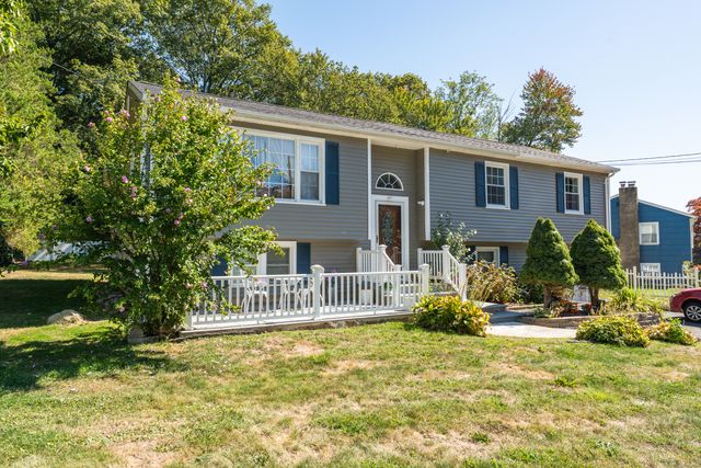 26 Meadowbrook Road, West Haven, CT 06516