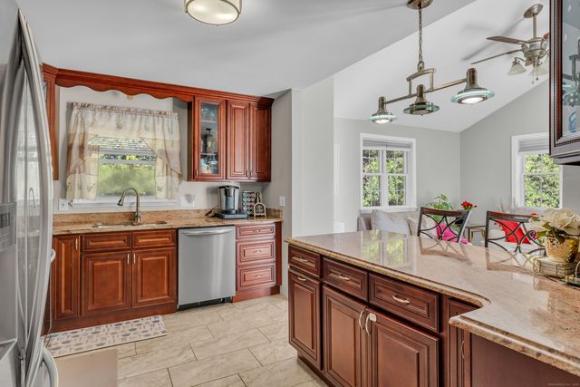 26 Meadowbrook Road, West Haven, CT 06516
