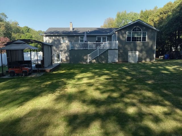 26 Meadowbrook Road, West Haven, CT 06516
