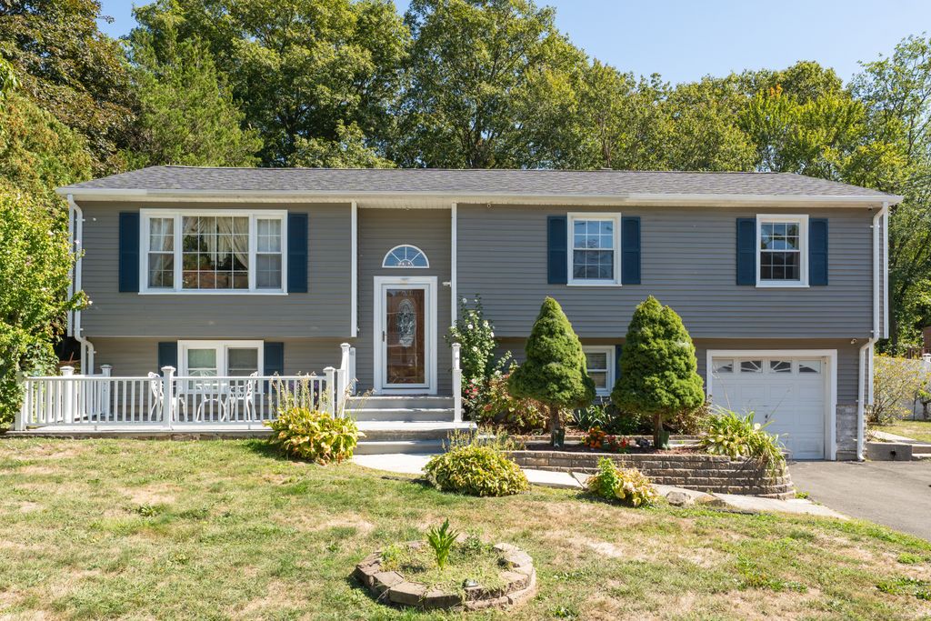 26 Meadowbrook Road, West Haven, CT 06516