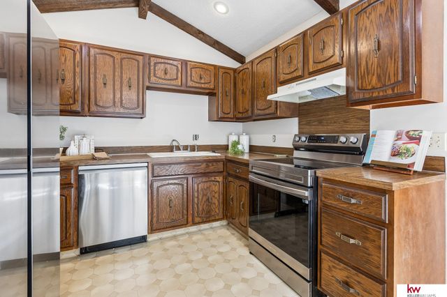 402 Kountze Memorial Drive, Bellevue, NE 68005