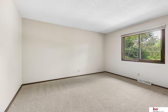 402 Kountze Memorial Drive, Bellevue, NE 68005