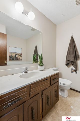 402 Kountze Memorial Drive, Bellevue, NE 68005