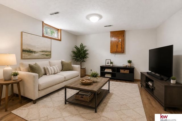 402 Kountze Memorial Drive, Bellevue, NE 68005