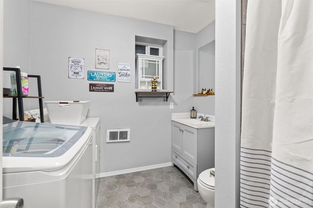 6014 207th Avenue E, Bonney Lake, WA 98391