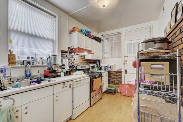 4621 N Lawndale Avenue, Chicago, IL 60625