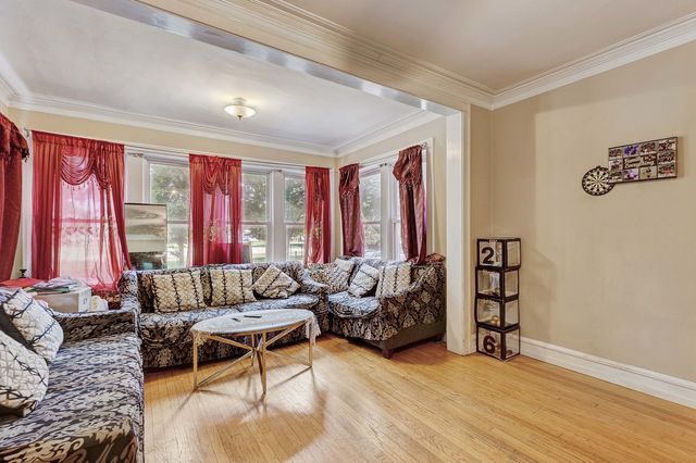 4621 N Lawndale Avenue, Chicago, IL 60625
