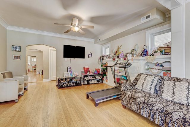 4621 N Lawndale Avenue, Chicago, IL 60625