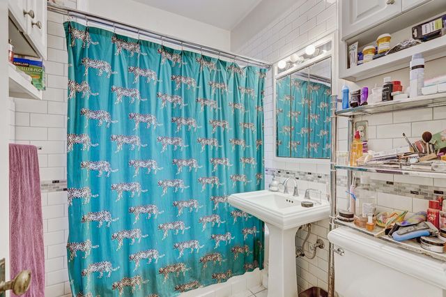 4621 N Lawndale Avenue, Chicago, IL 60625