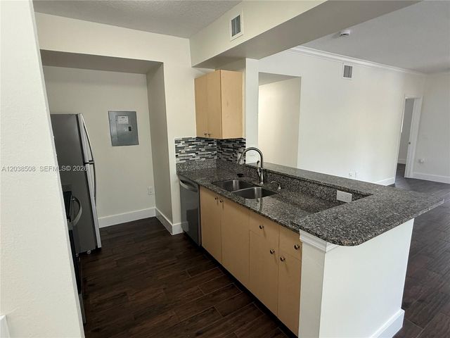 2442 Centergate Dr 206, Miramar, FL 33025