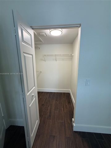 2442 Centergate Dr 206, Miramar, FL 33025