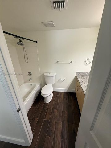 2442 Centergate Dr 206, Miramar, FL 33025