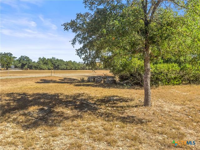 1043 Long Hollow, Canyon Lake, TX 78133