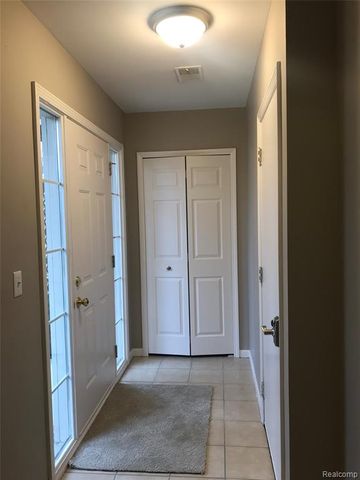 26210 Chesapeake Circle, Walled Lake, MI 48390