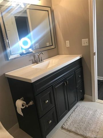 26210 Chesapeake Circle, Walled Lake, MI 48390